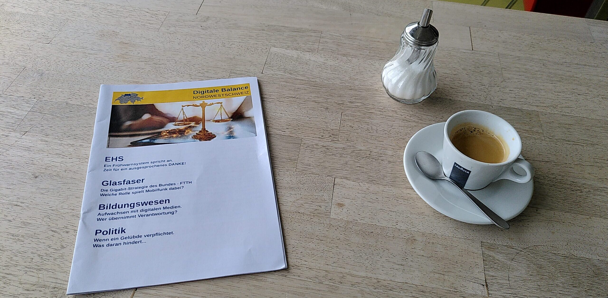 Die Arbeitsgruppe „Digitale Balance NORDWESTSCHWEIZ“ besteht aus verschiedenen Fachpersonen, lokalen Gruppierungen und regionalen Vereinen die eine Informationskampage zur digitalen Balance ins Leben gerufen haben. Die Informations- und Bildungsmodule finden Sie auf dieser Webseite.